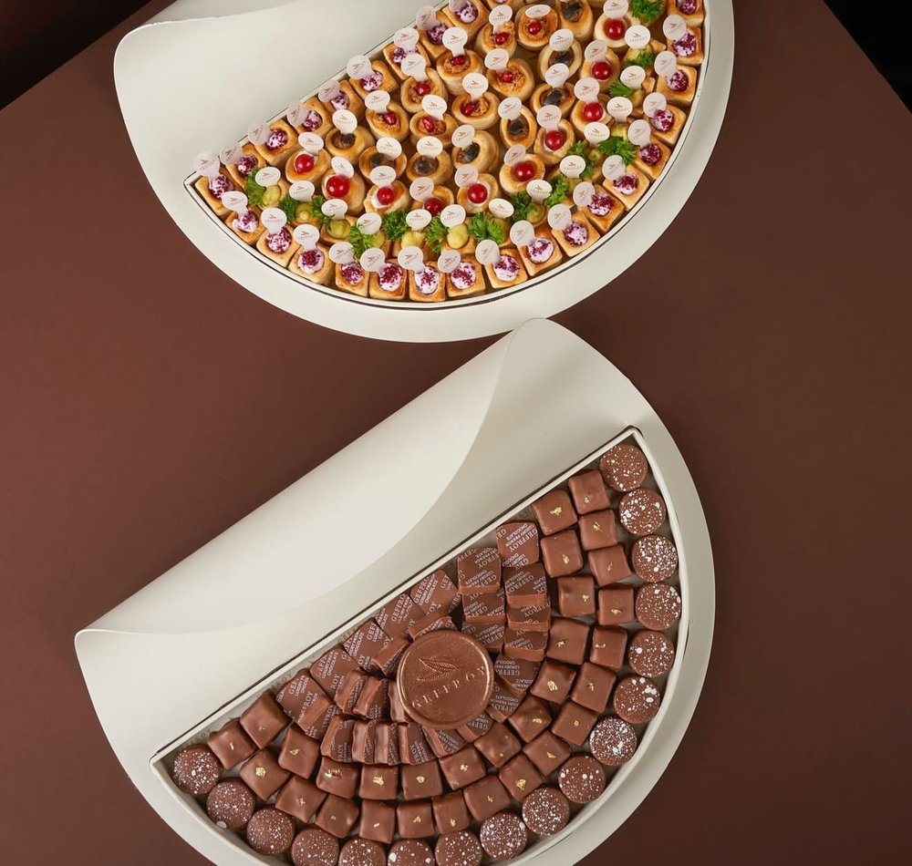 Visitor trays